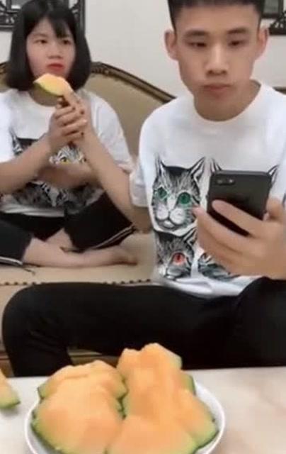 四字弟弟娱乐吃瓜视频,揭秘明星幕后趣事