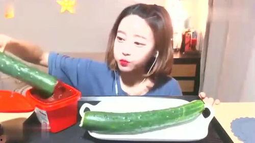 娱乐吃瓜酱大学生