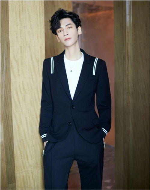 罗云熙吃瓜娱乐圈,一场吃瓜盛宴背后的真相